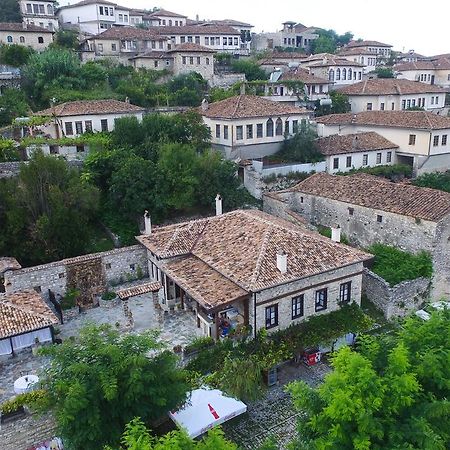 Guest House Iljesa Berat Eksteriør billede