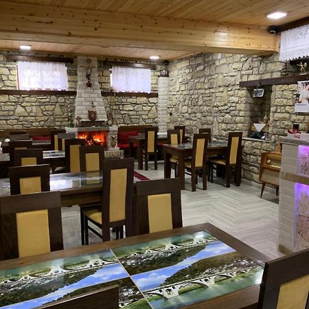 Guest House Iljesa Berat Eksteriør billede