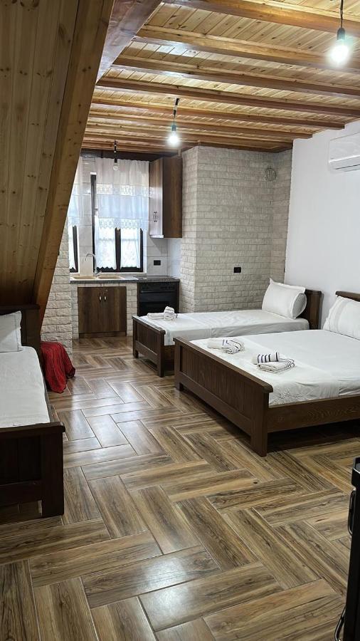 Guest House Iljesa Berat Eksteriør billede