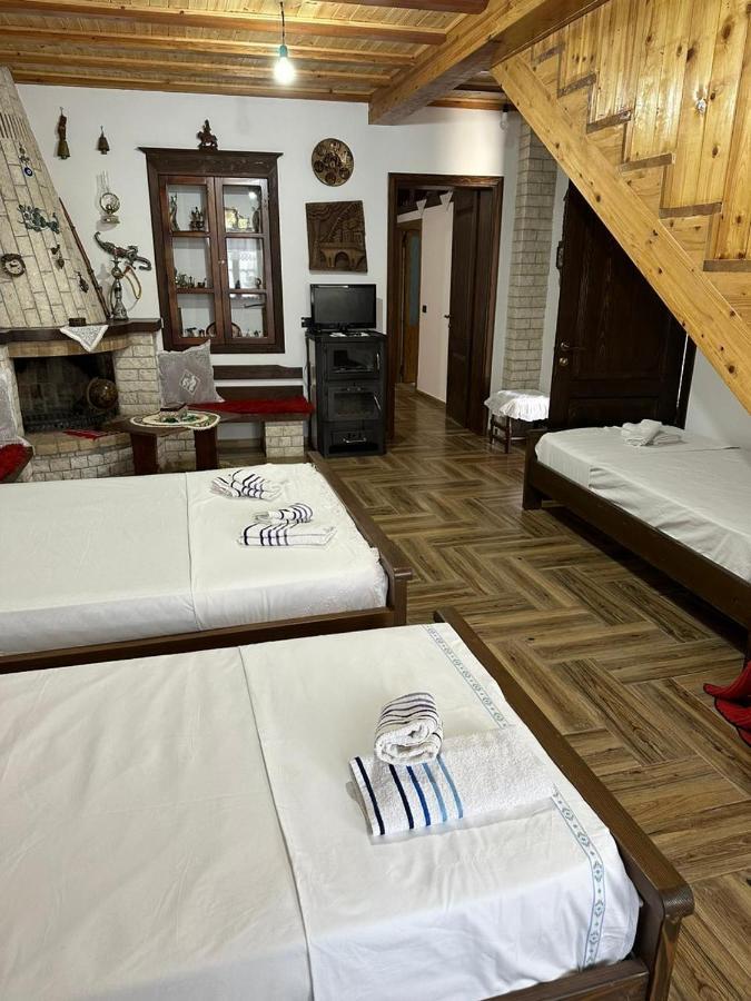 Guest House Iljesa Berat Eksteriør billede