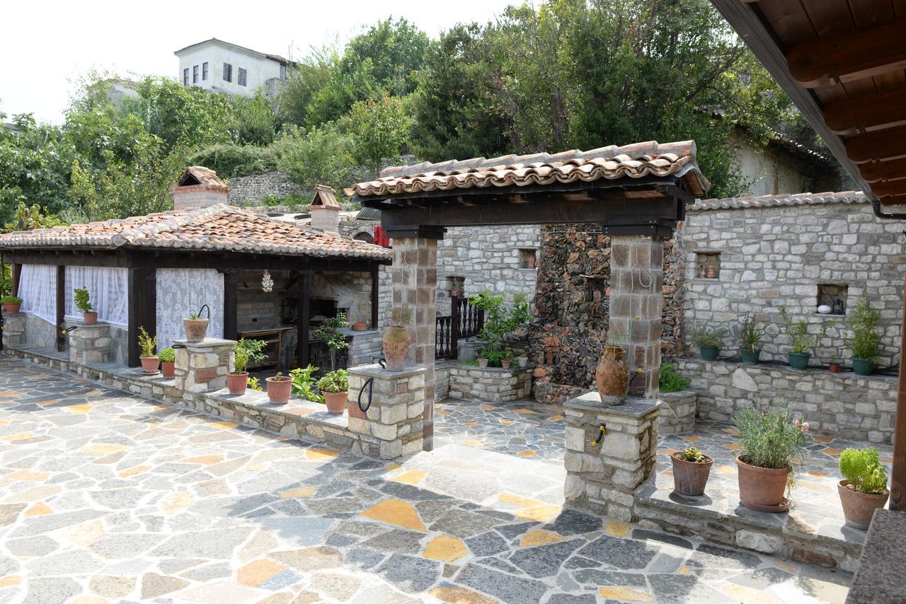 Guest House Iljesa Berat Eksteriør billede