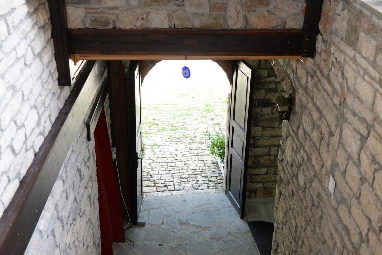 Guest House Iljesa Berat Eksteriør billede