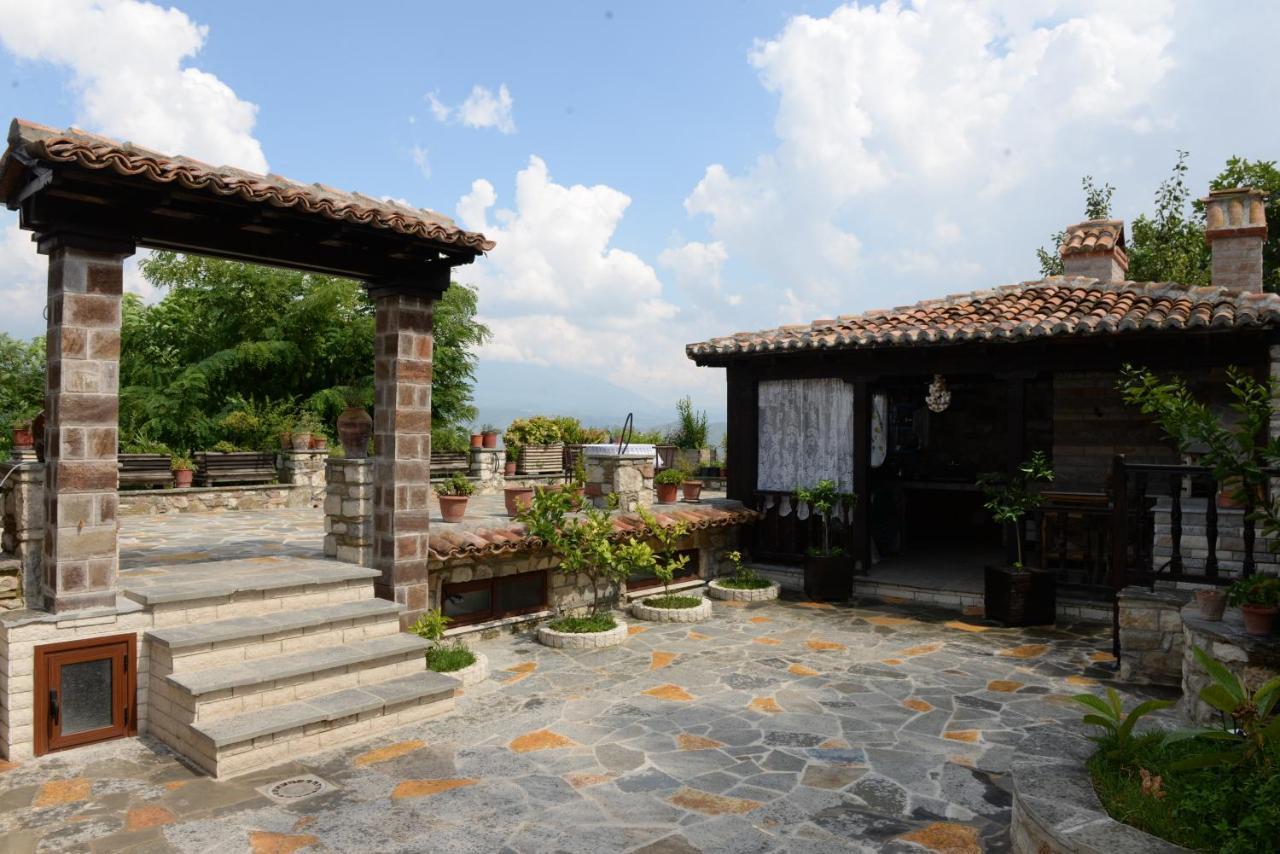 Guest House Iljesa Berat Eksteriør billede