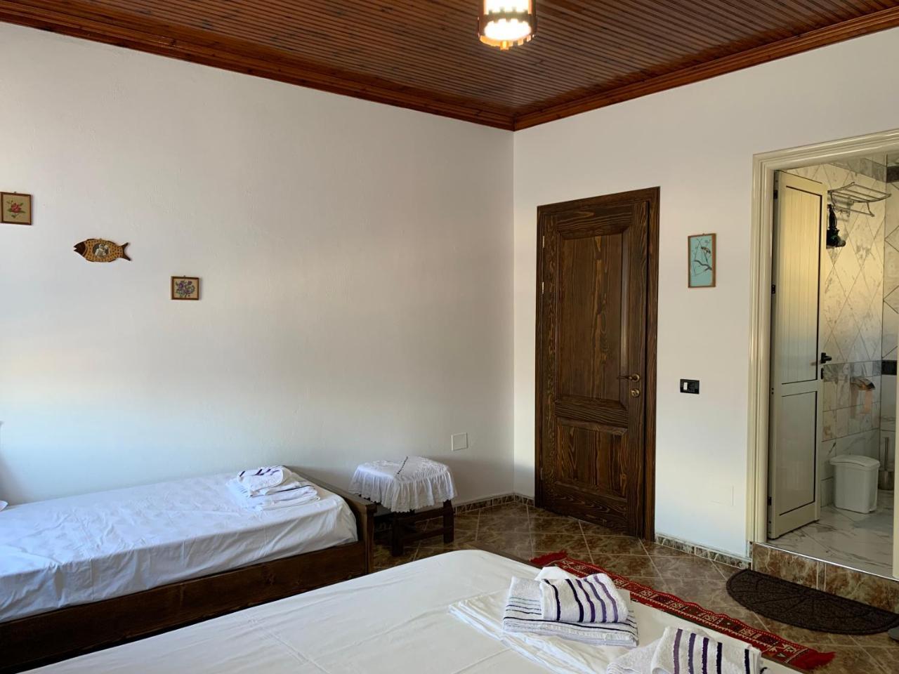 Guest House Iljesa Berat Eksteriør billede